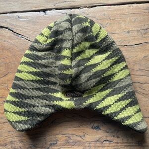 Kootenay Unisex Hat Fleece Lined Green Geometric Pattern